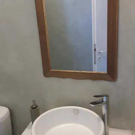 Anixis Paros 公寓 *