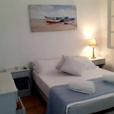 Anixis Paros Αλυκή
