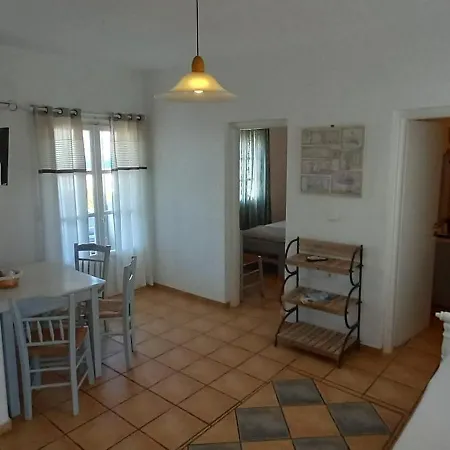 Ξενοδοχείο με διαμερίσματα Anixis Paros