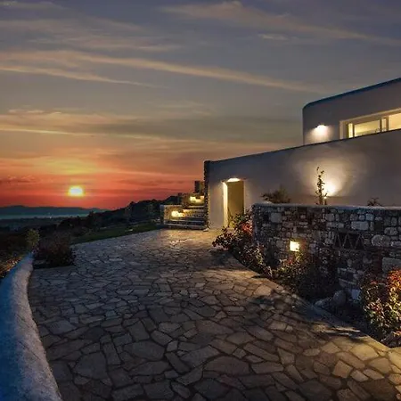 Anixis Paros 3*